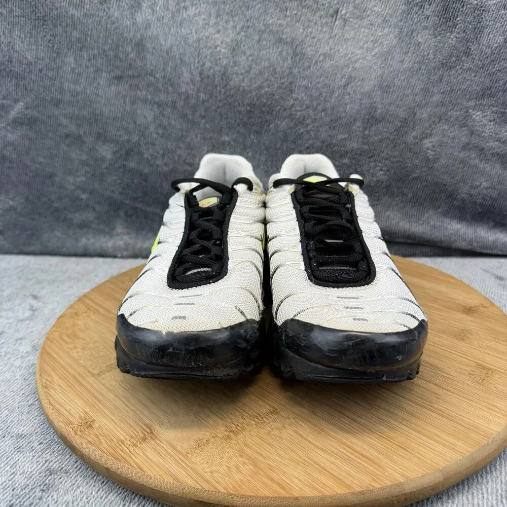 Nike Air Max Plus TN Shoes Boys Size 6Y White Black Running Sneakers BV0047-100